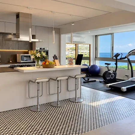 Villa White Octopus *